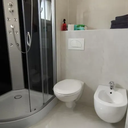 Apartman Lea 4 *